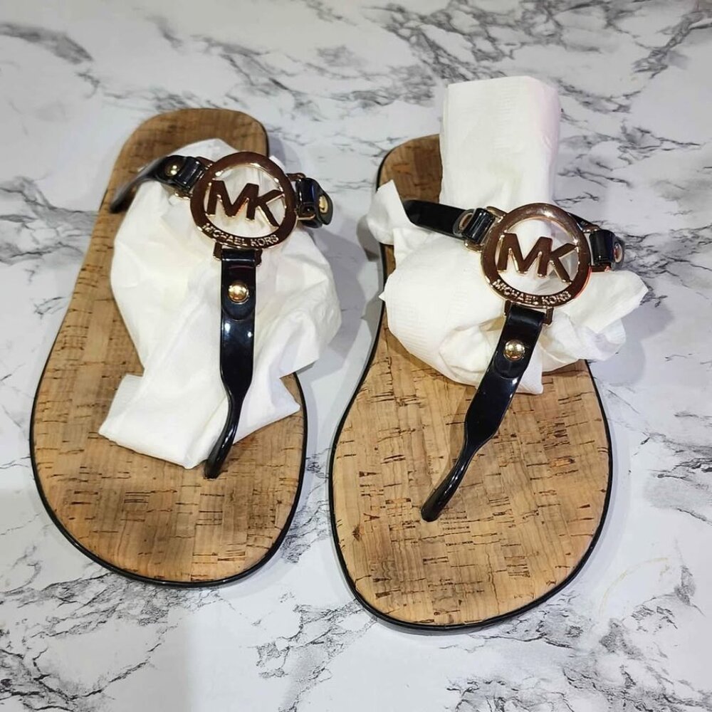 Mint Condition Ladies size 7 Michael Kors Sandals